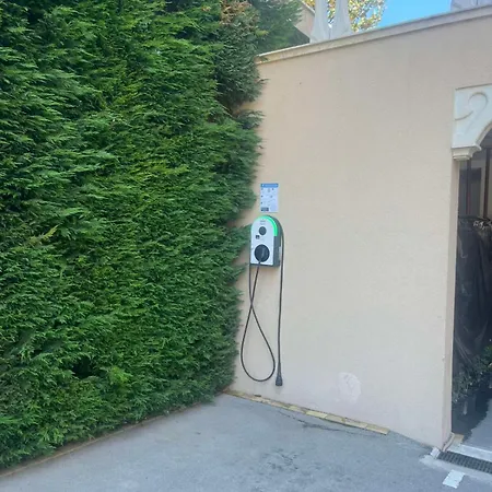 La View 2br By The Sea Ev Charger & Free Parking And Pool 瓦爾納