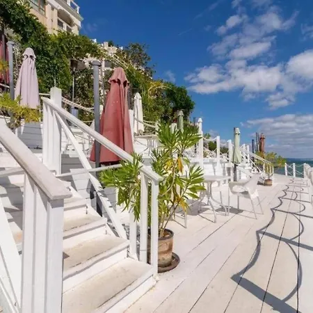 La View 2br By The Sea Ev Charger & Free Parking And Pool 公寓 瓦爾納