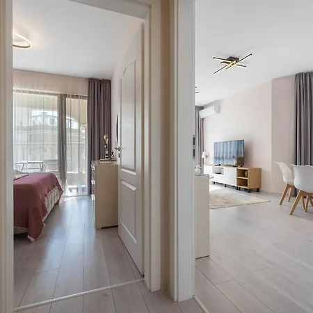 La View 2br By The Sea Ev Charger & Free Parking And Pool 公寓 瓦爾納