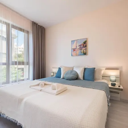 La View 2br By The Sea Ev Charger & Free Parking And Pool 公寓 瓦爾納