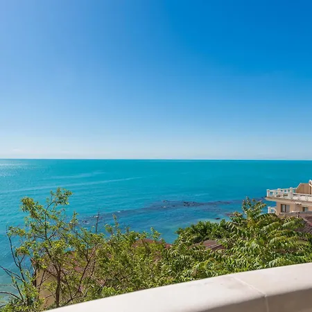 La View 2br By The Sea Ev Charger & Free Parking And Pool 公寓 瓦爾納