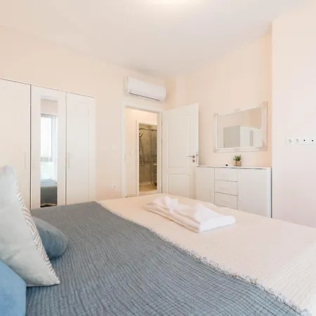 La View 2br By The Sea Ev Charger & Free Parking And Pool 公寓 *